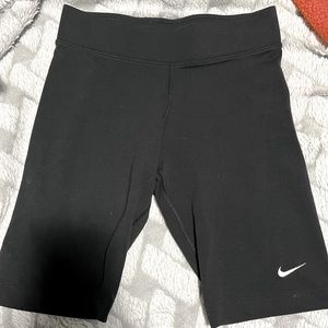Nike black biker shorts women’s size small